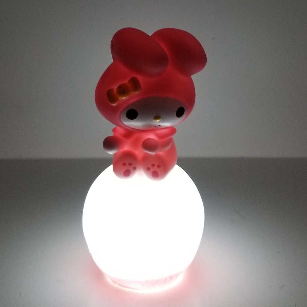 Melody Night light or cake toper 5" Tall by 2 1/2' aprox with Battery